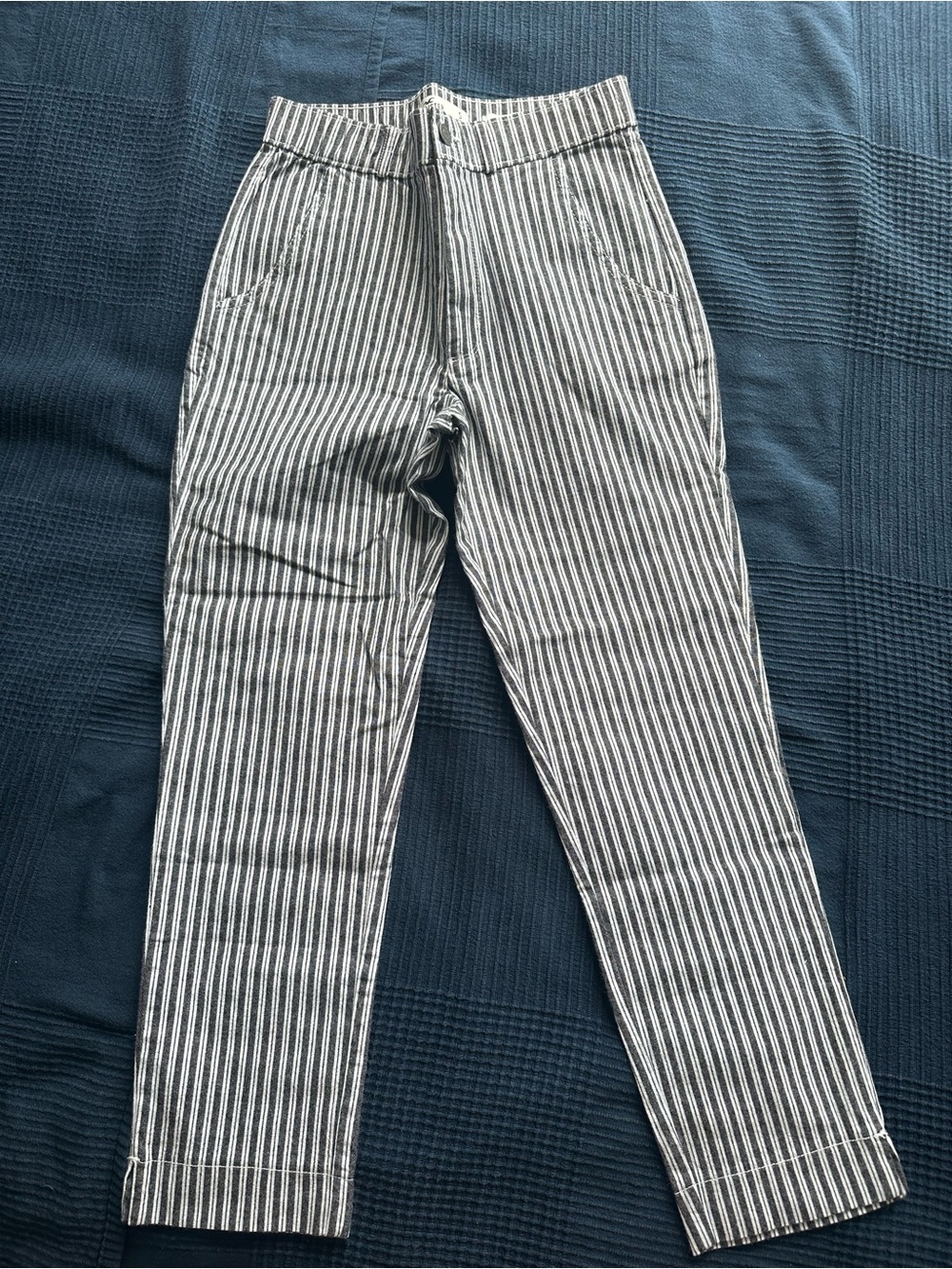 Hollister Grey-Striped Stretch Crop Taper Pant